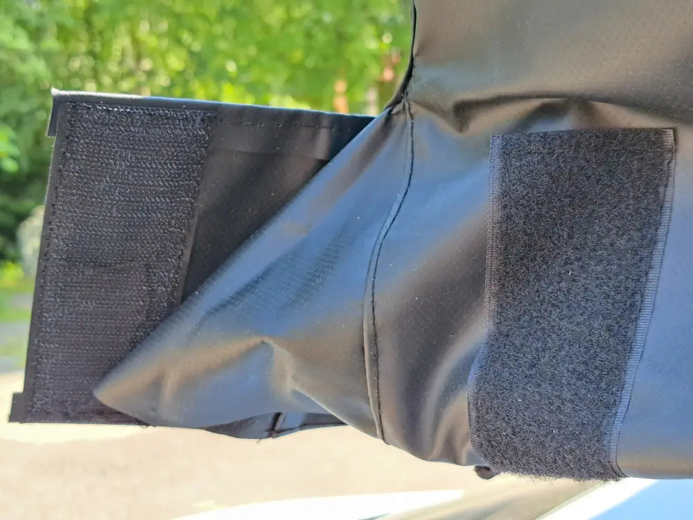 Musta vedenpitävä hihasuoja velcro-hihnoilla auton kattoteltta ilma pitkä 1.4 käyttöön