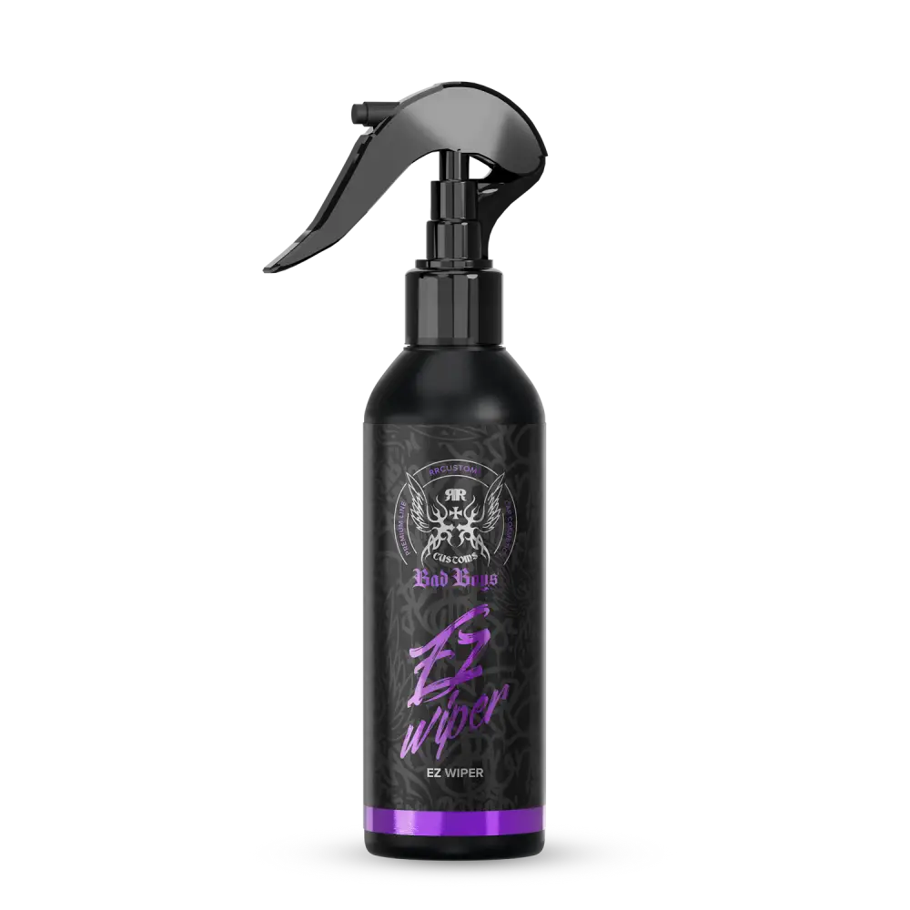 Black spray pullo, jossa on metallinen musta suutin ja violetteja yksityiskohtia badboys ez wiper 200ml -tuotteessa