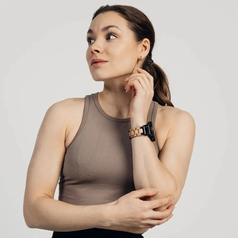 Garmin quickfit puinen ranneke mustalla ja vaalealla koivun kuvioidulla minimalistisella designilla