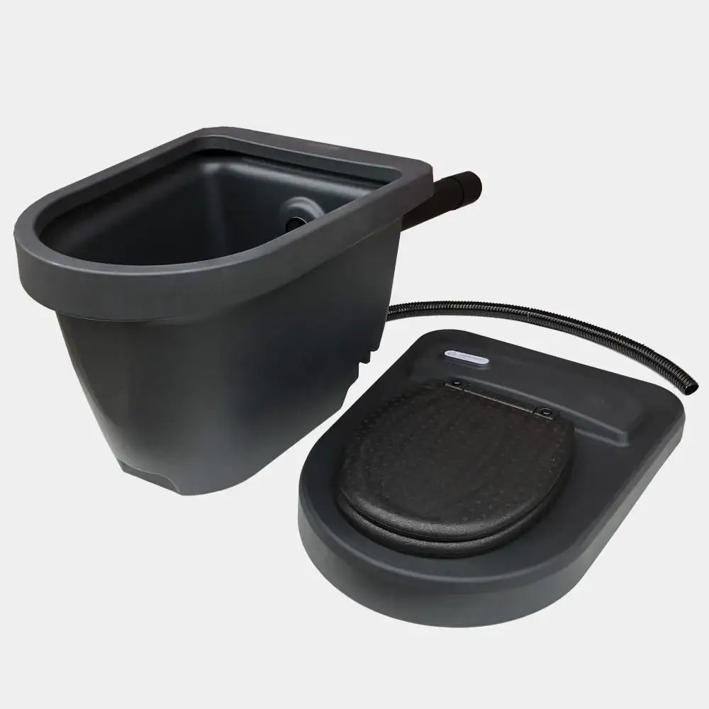 Musta muovinen kannettava green toilet 100 easy kompostikäymälä joustavalla letkulla ja kannella