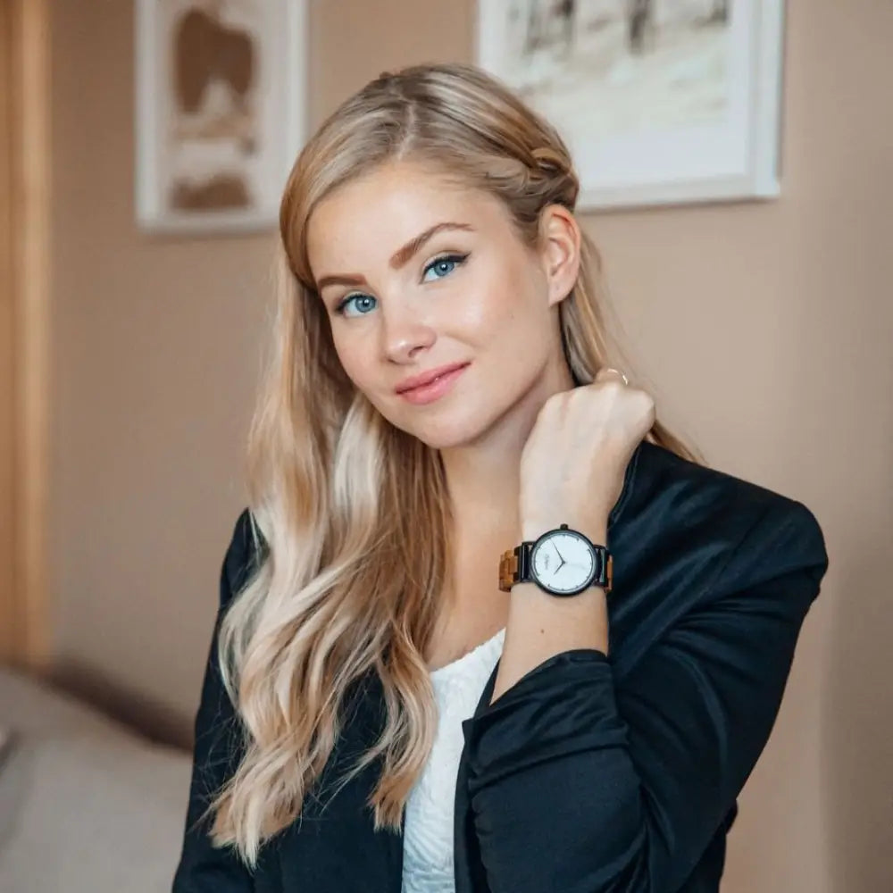 Havu watches kallio 40mm puinen rannekello mustalla nahkarannekkeella ja valkoisella minimalistisella kellotaululla