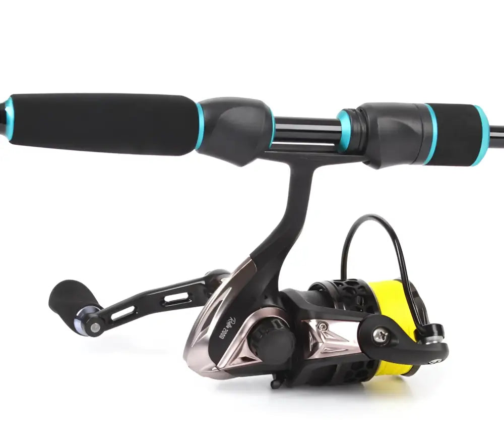 Black and teal aapo ahven 207cm hiilikuitu avokelasarja spinning kelalla ja keltaisella kelan kelalla