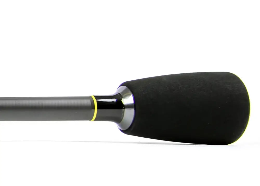 Black foam-gripped handle of la moustique lm-s 198ul avokelavapa with metallic collar and yellow accent ring