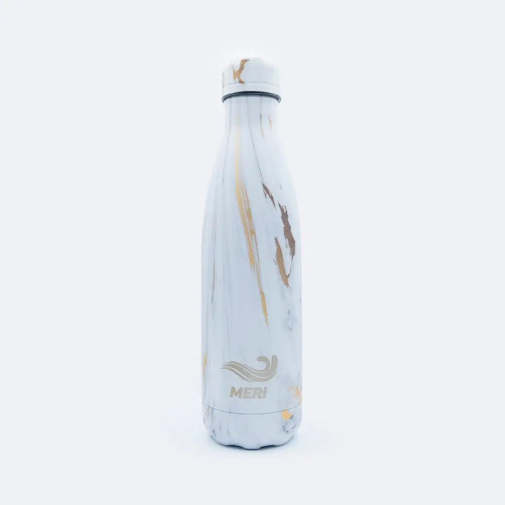 A sleek white and gold marble-patterned stainless steel water bottle Meribottles Arctic Gold 500 ml with logo
