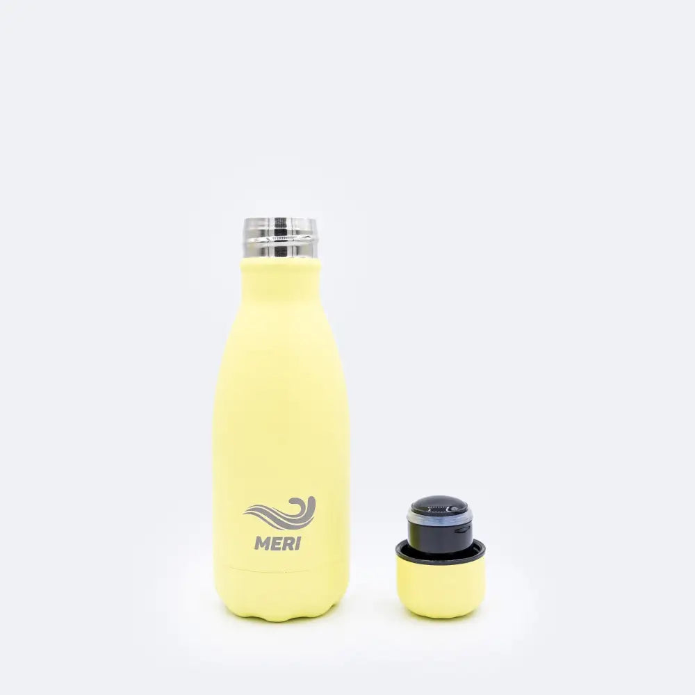Palean keltainen meri ruostumattomasta teräksestä valmistettu 260 ml vesipullo hopeallisella kierrekorkilla