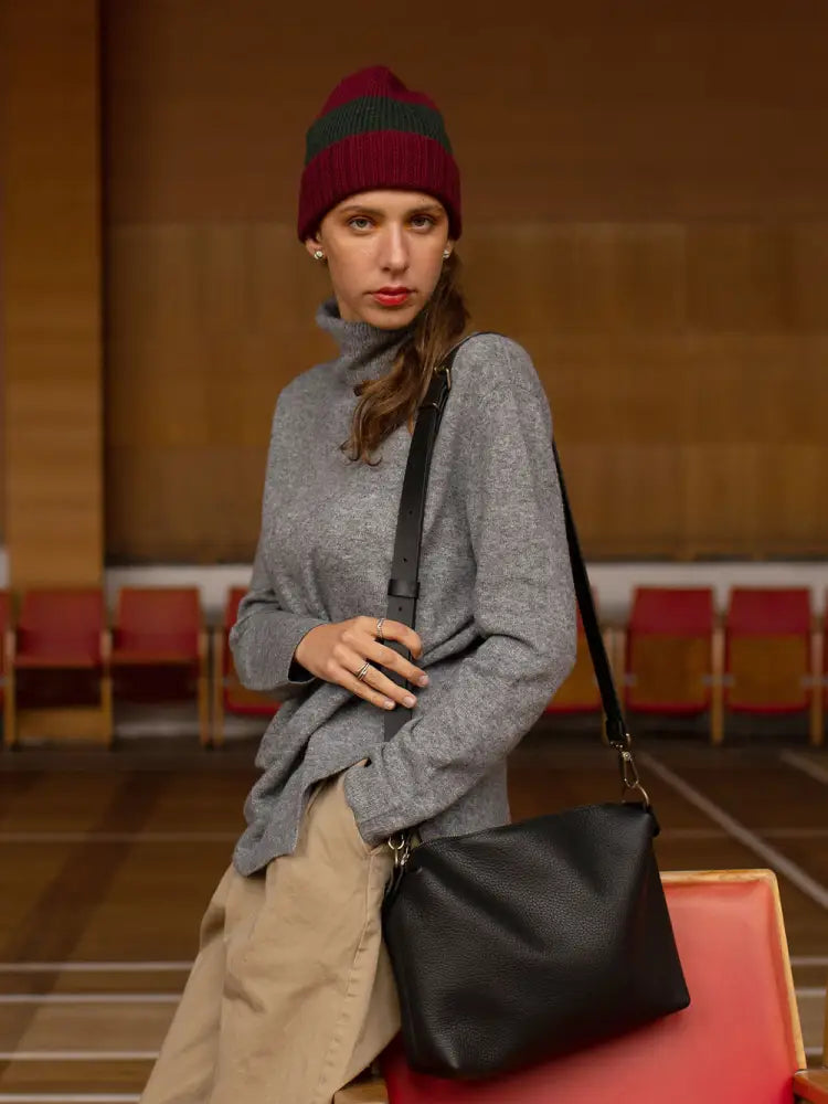Musta teksturoitu nahkainen robin nahkalaukku suuri crossbody-tyylinen laukku arkeen ja juhlaan