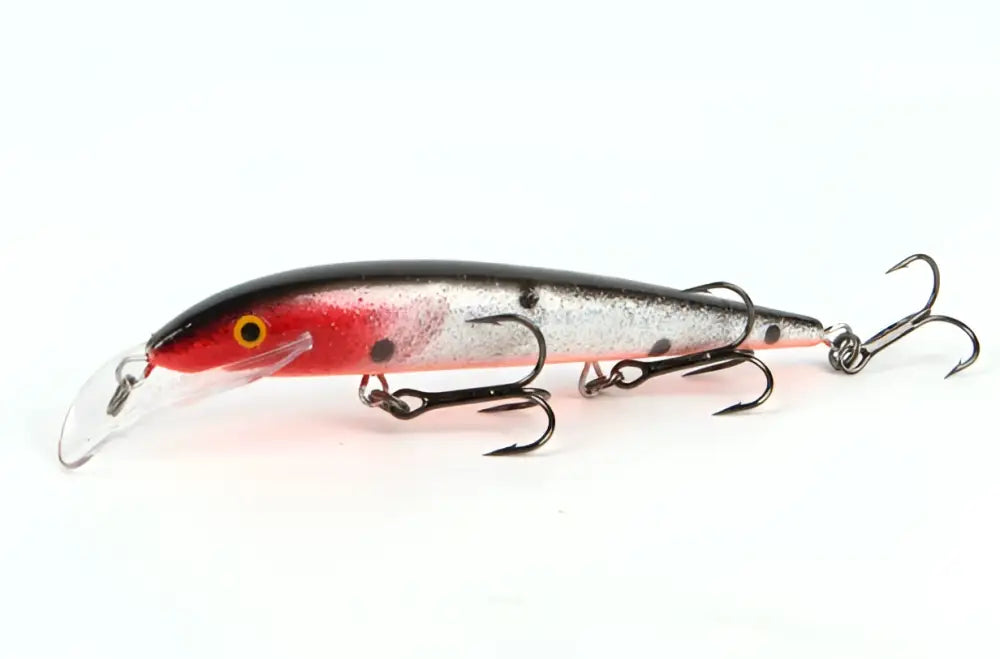 Punainen ja musta kovakorpinen scandinavian tackle baron vaaput 130mm hopeisilla yksityiskohdilla ja kolmella koukulla