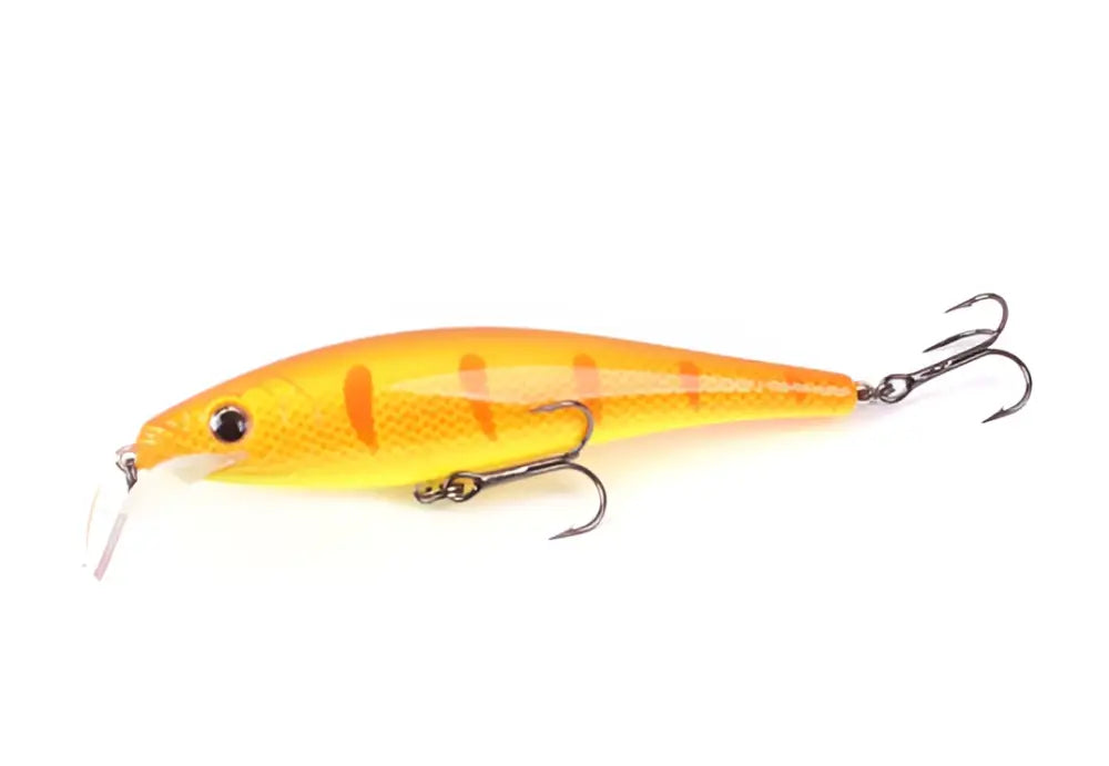 Vibrant oranssin ja keltaisen raidallinen skandinavian tackle gator wobbler 11cm kiinteämuovinen viehe hopeisilla harava-ansoilla ja valkoisella muovilipalla