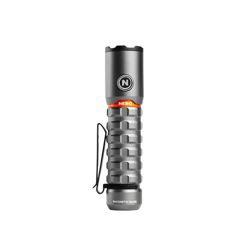 Matta musta nebo torchy 2k usb c taskuvalaisin oranssilla korostusrenkaalla ja teksturoidulla otteella